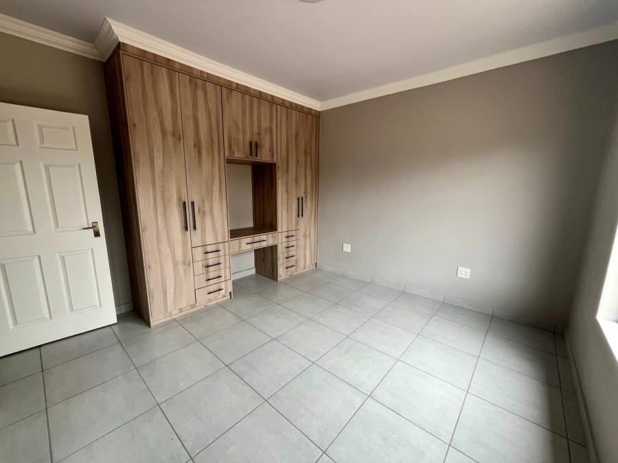 To Let 2 Bedroom Property for Rent in Flamwood North West